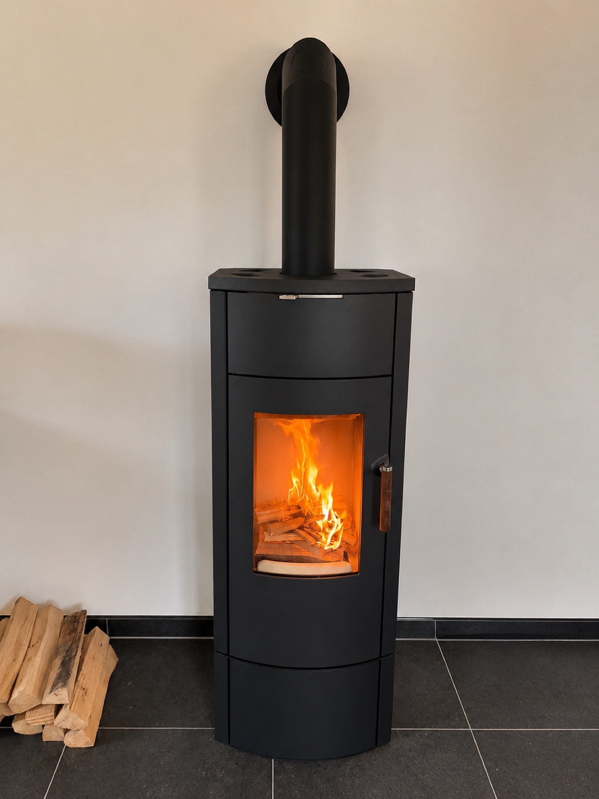 Kaminzeit Referenzkamin 06 – Modern, Freistehend